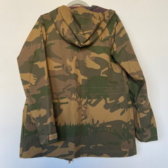 L.L.BEAN Women's Mountain Classic Water-Resistant Jacket in Camo Meddium - Picture 2 of 7